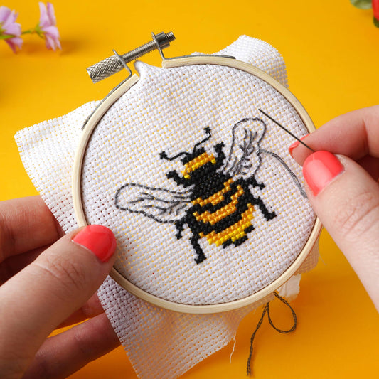 Bee broderisett